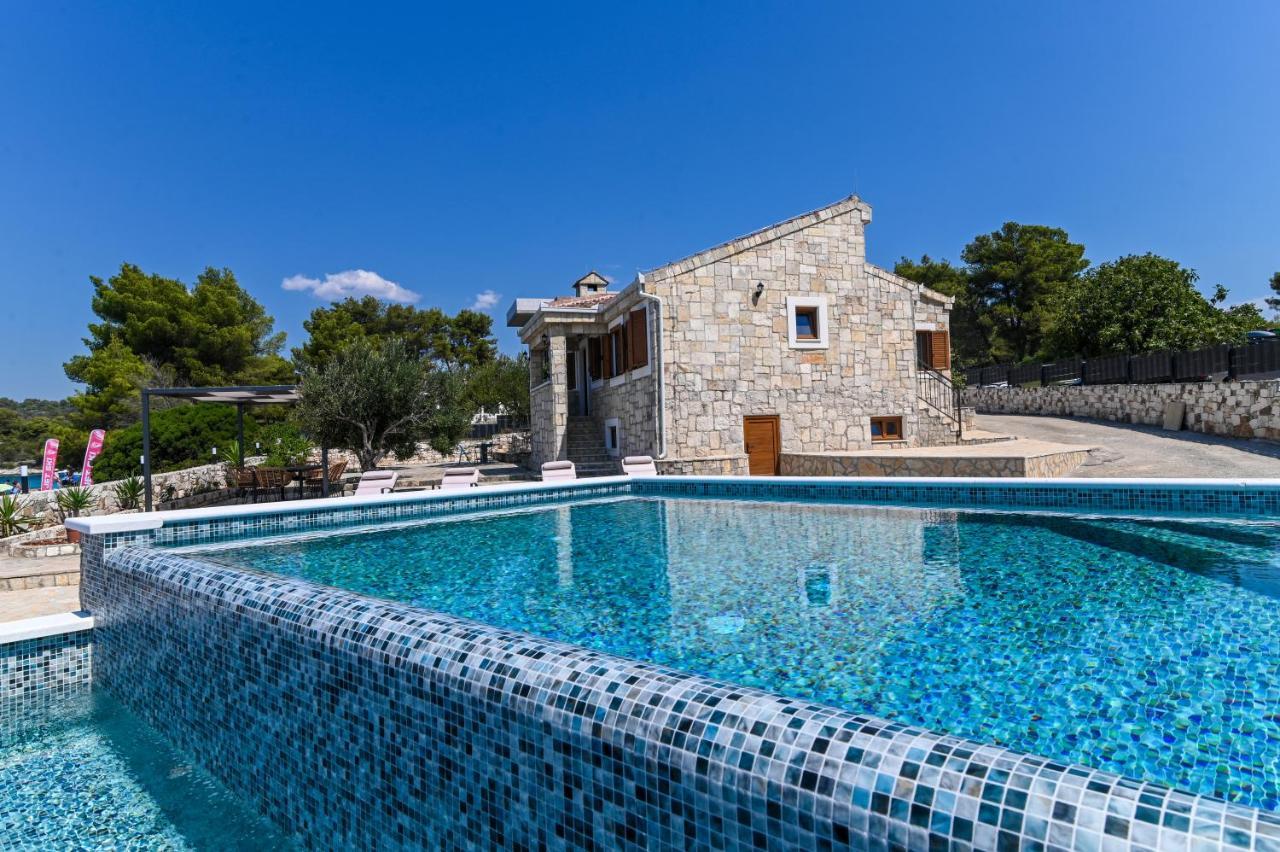 Villa Rudini With Heated Pool Okrug Gornji Luaran gambar