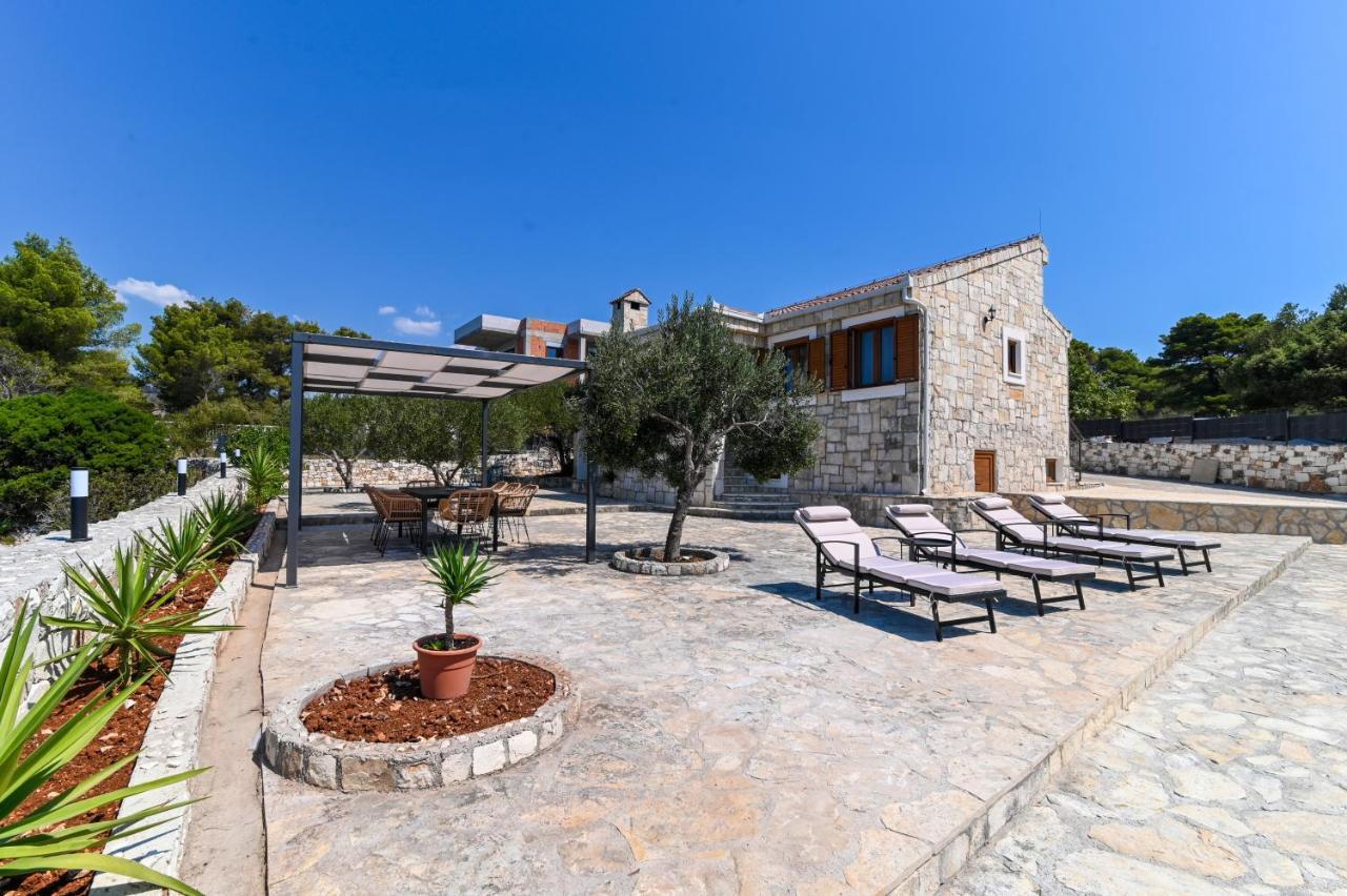 Villa Rudini With Heated Pool Okrug Gornji Luaran gambar