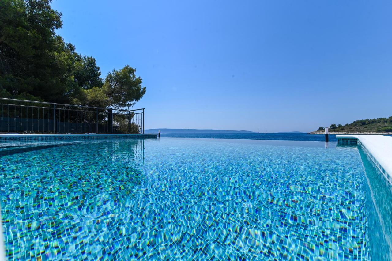 Villa Rudini With Heated Pool Okrug Gornji Luaran gambar