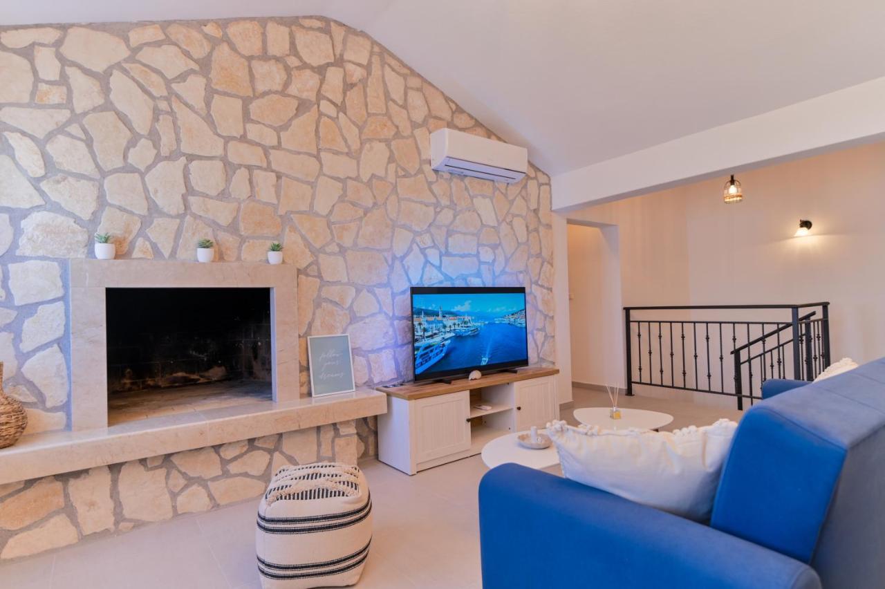 Villa Rudini With Heated Pool Okrug Gornji Luaran gambar