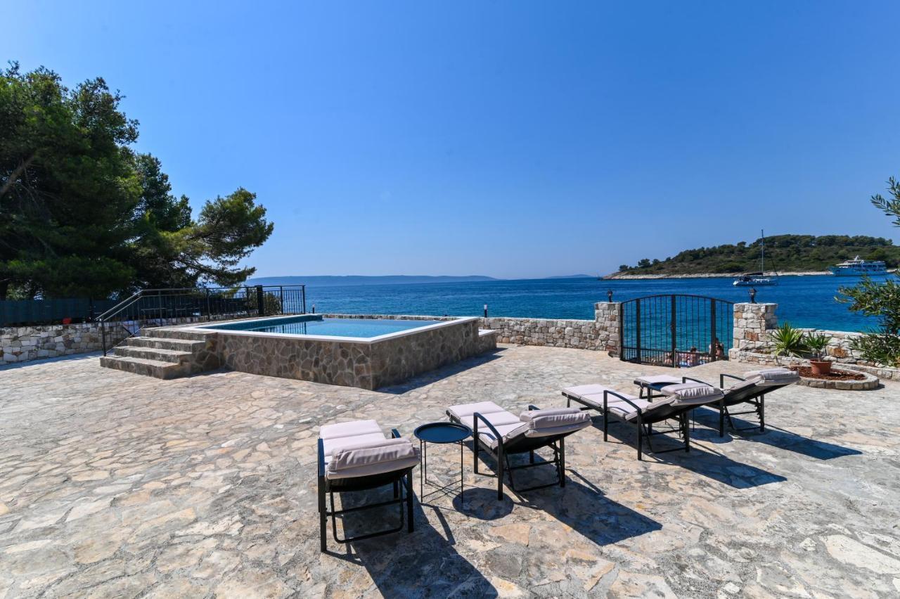 Villa Rudini With Heated Pool Okrug Gornji Luaran gambar