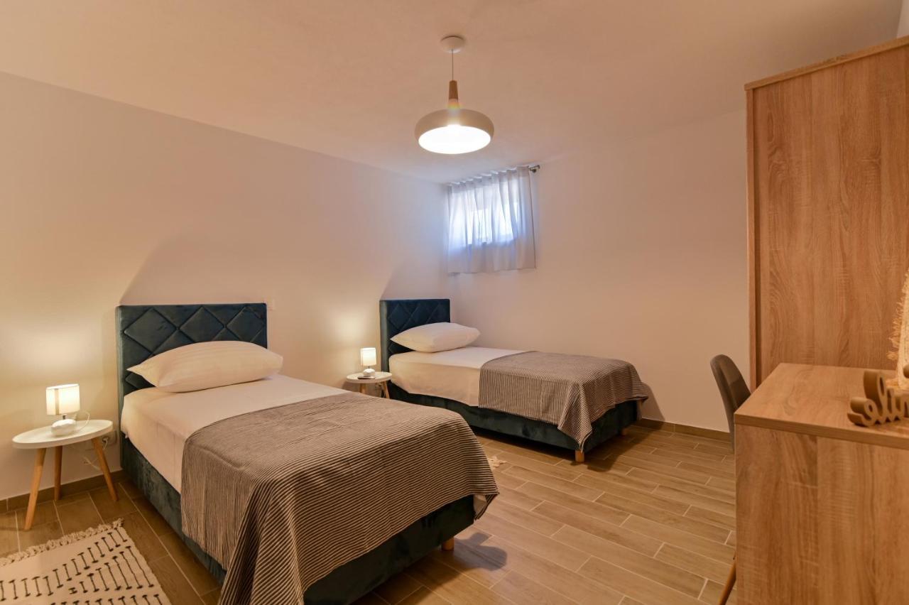 Villa Rudini With Heated Pool Okrug Gornji Luaran gambar